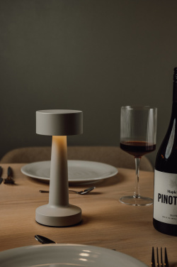 Logotrade Geschäftsgeschenke das Foto: VINGA Maris Tischleuchte aus RCS recyceltem ABS